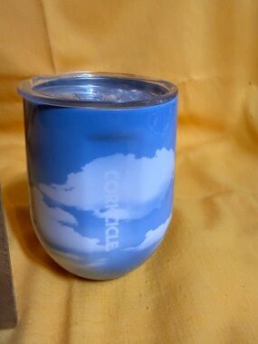 Corkcicle Light Blue Cloud Stemless Tumbler with Clear Lid
